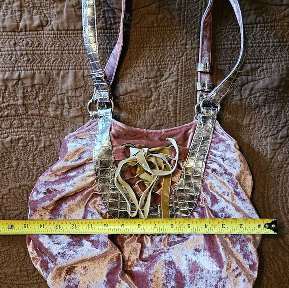 Laila Rowe Crushed Velvet hobo bag with glass case - Picture 15 of 16